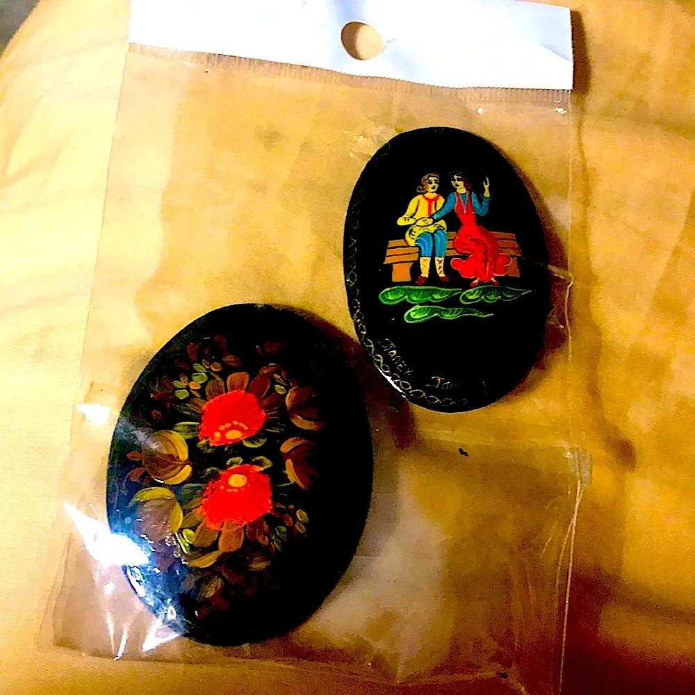 2 Russian brooches lacquer handpainted artisan signed collectors set Vintage